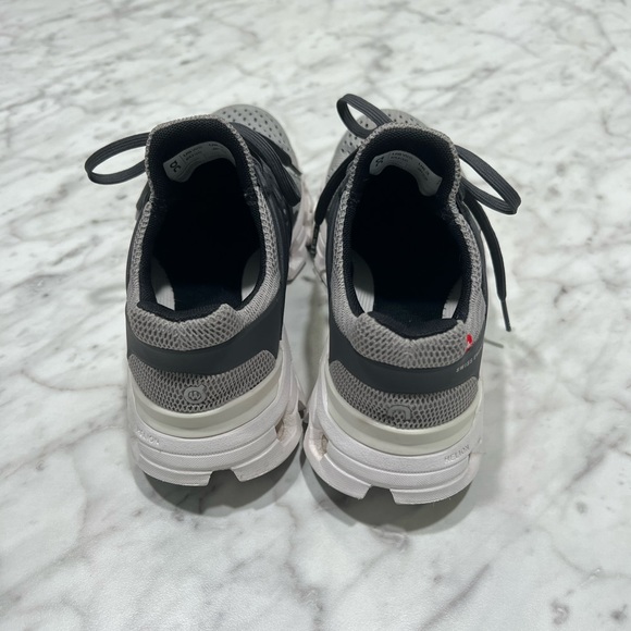 On Cloudswift Shoe - Picture 5 of 8